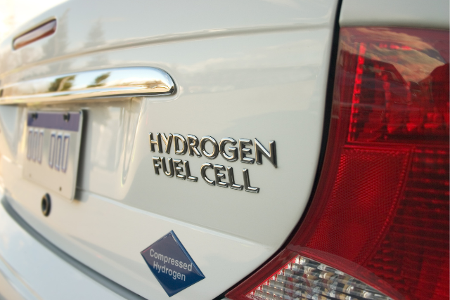 green-hydrogen-vs-blue-hydrogen-transportation